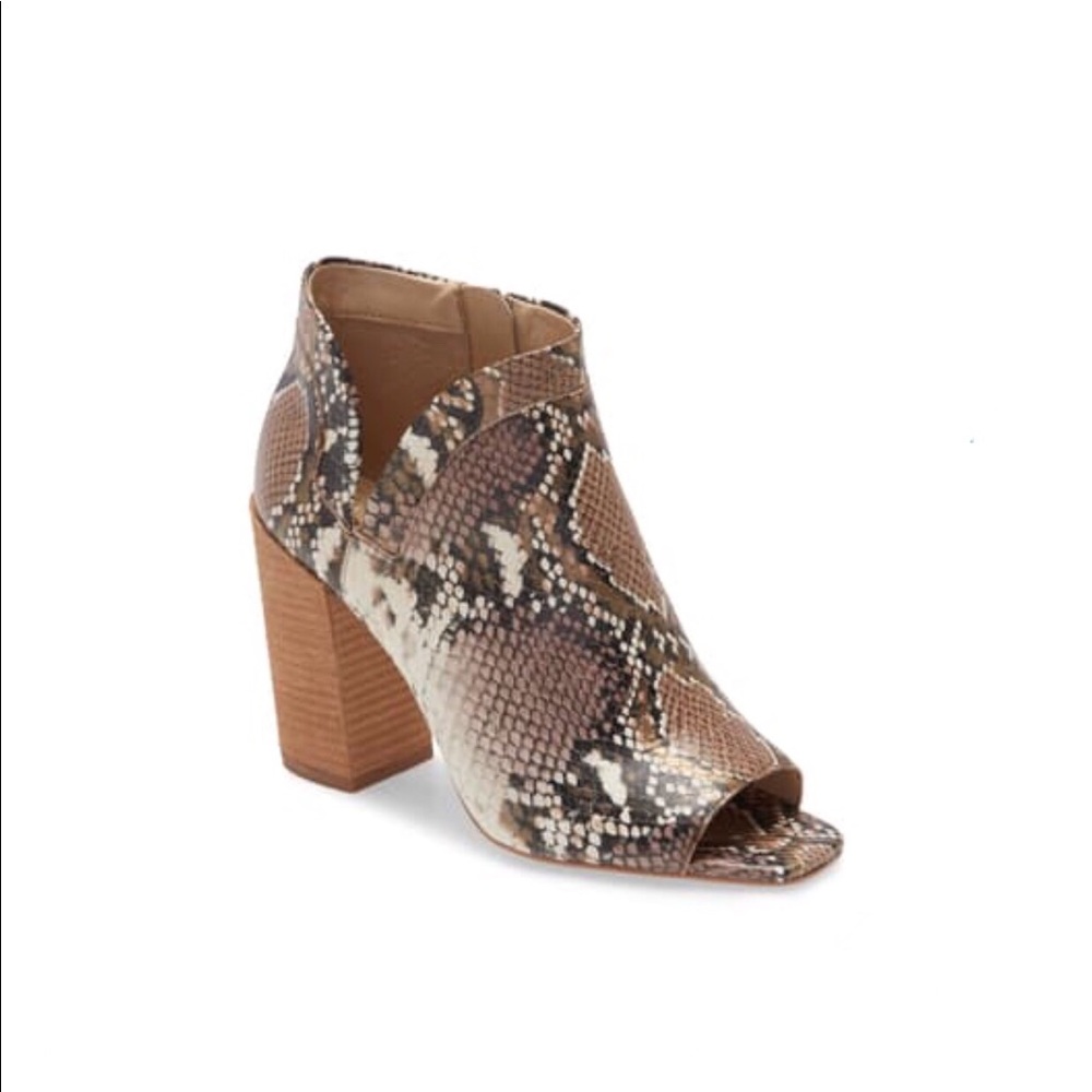 New Vince Camuto Fedrilla Snake Print Embossed Block Heel Peep Toe Bootie - Picture 3 of 15